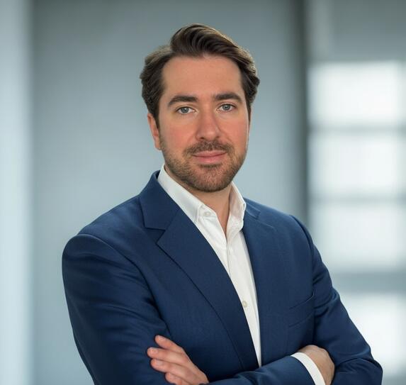 Portrait von Rechtsanwalt Ozan Yildirim